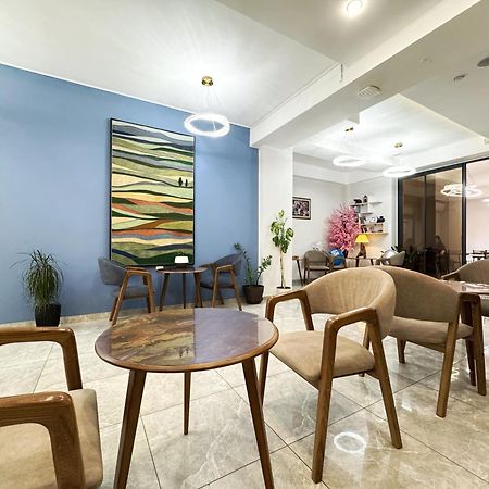 Compass Hostel Bişkek Dış mekan fotoğraf