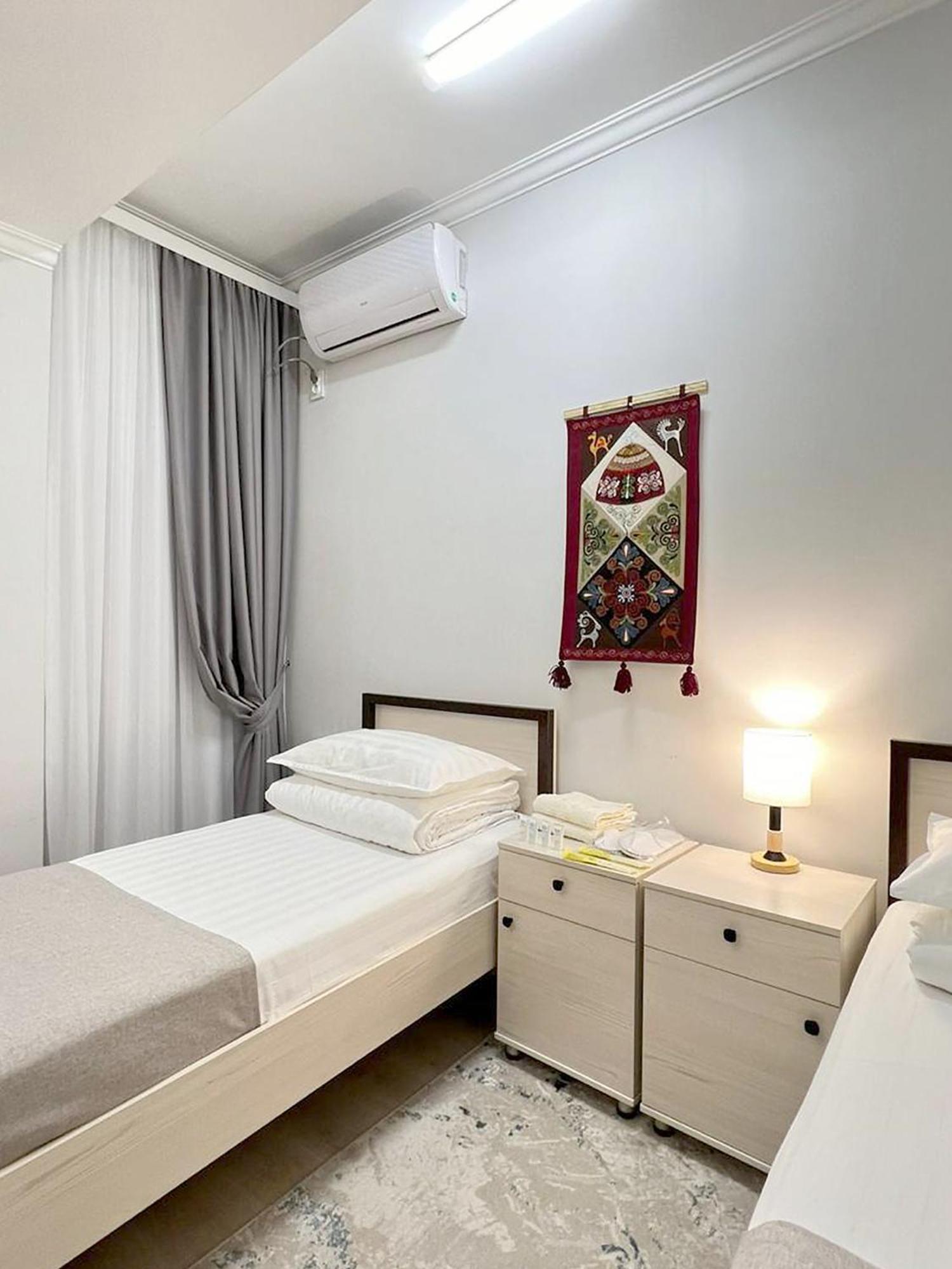 Compass Hostel Bişkek Dış mekan fotoğraf