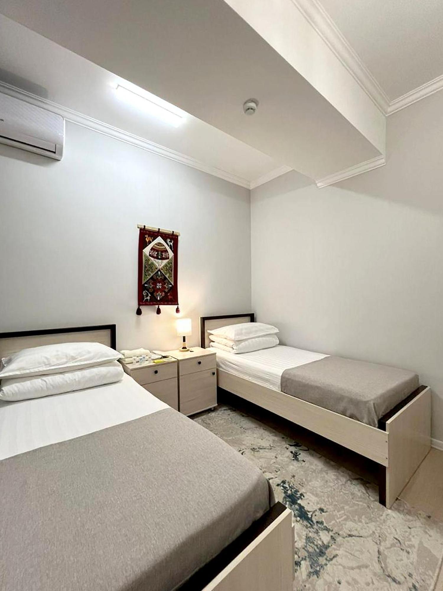 Compass Hostel Bişkek Dış mekan fotoğraf