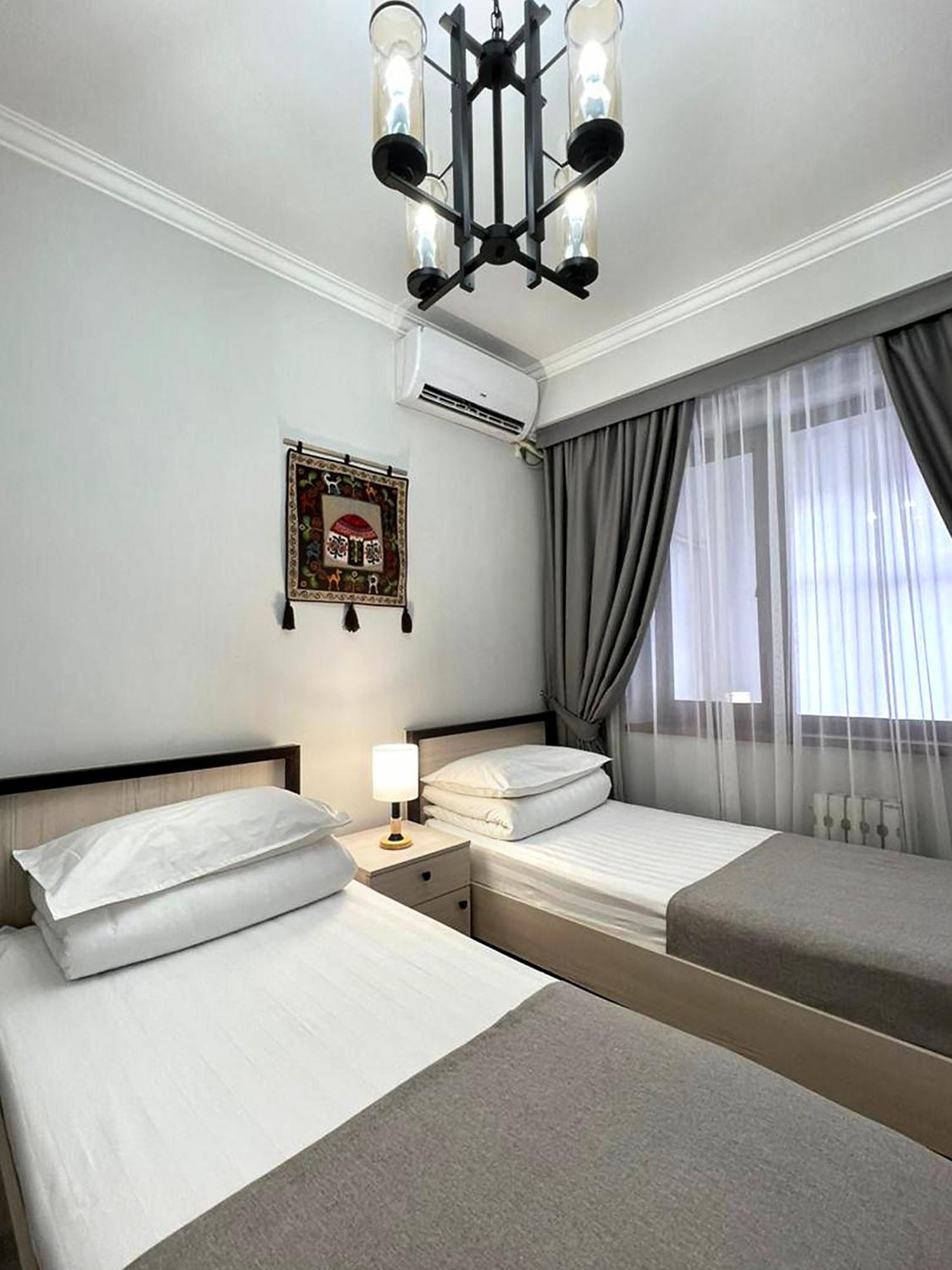 Compass Hostel Bişkek Dış mekan fotoğraf