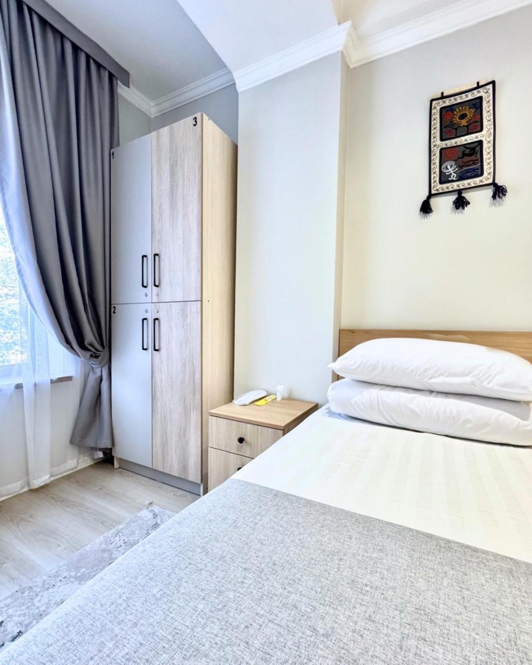 Compass Hostel Bişkek Dış mekan fotoğraf