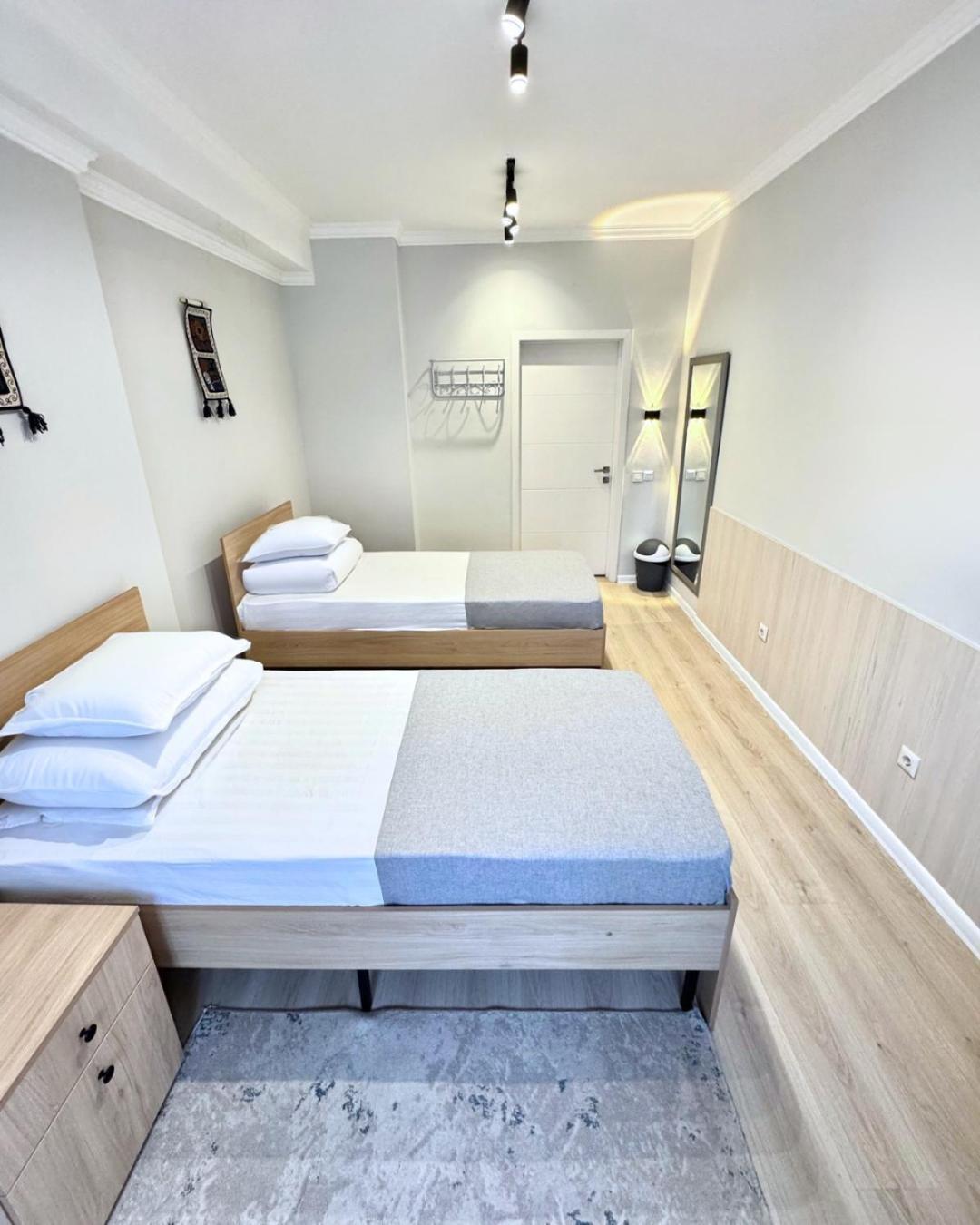 Compass Hostel Bişkek Dış mekan fotoğraf