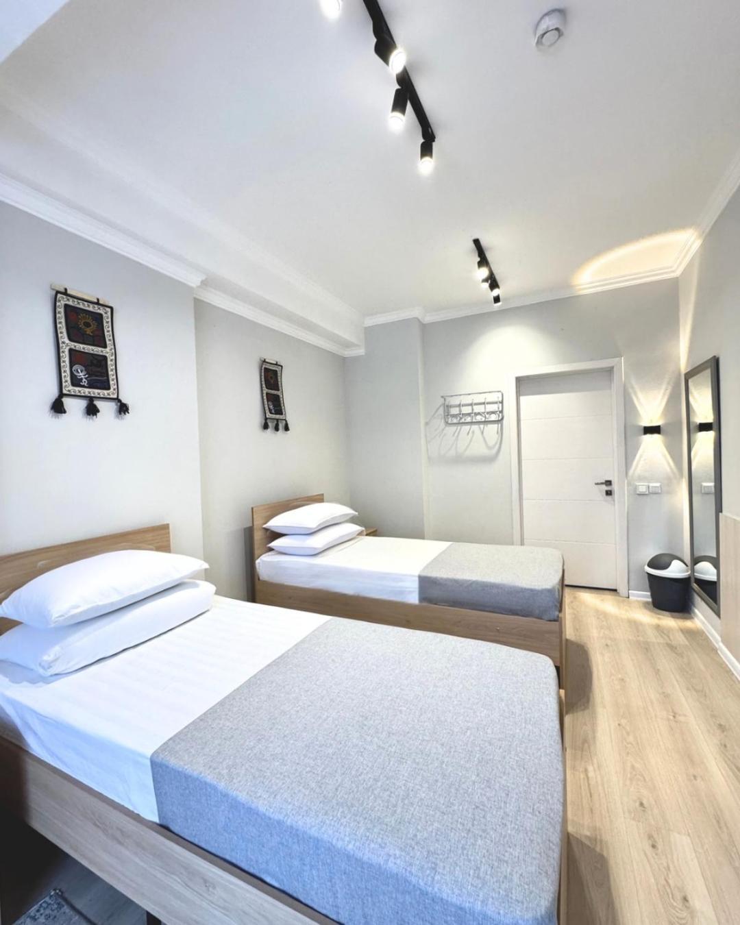 Compass Hostel Bişkek Dış mekan fotoğraf