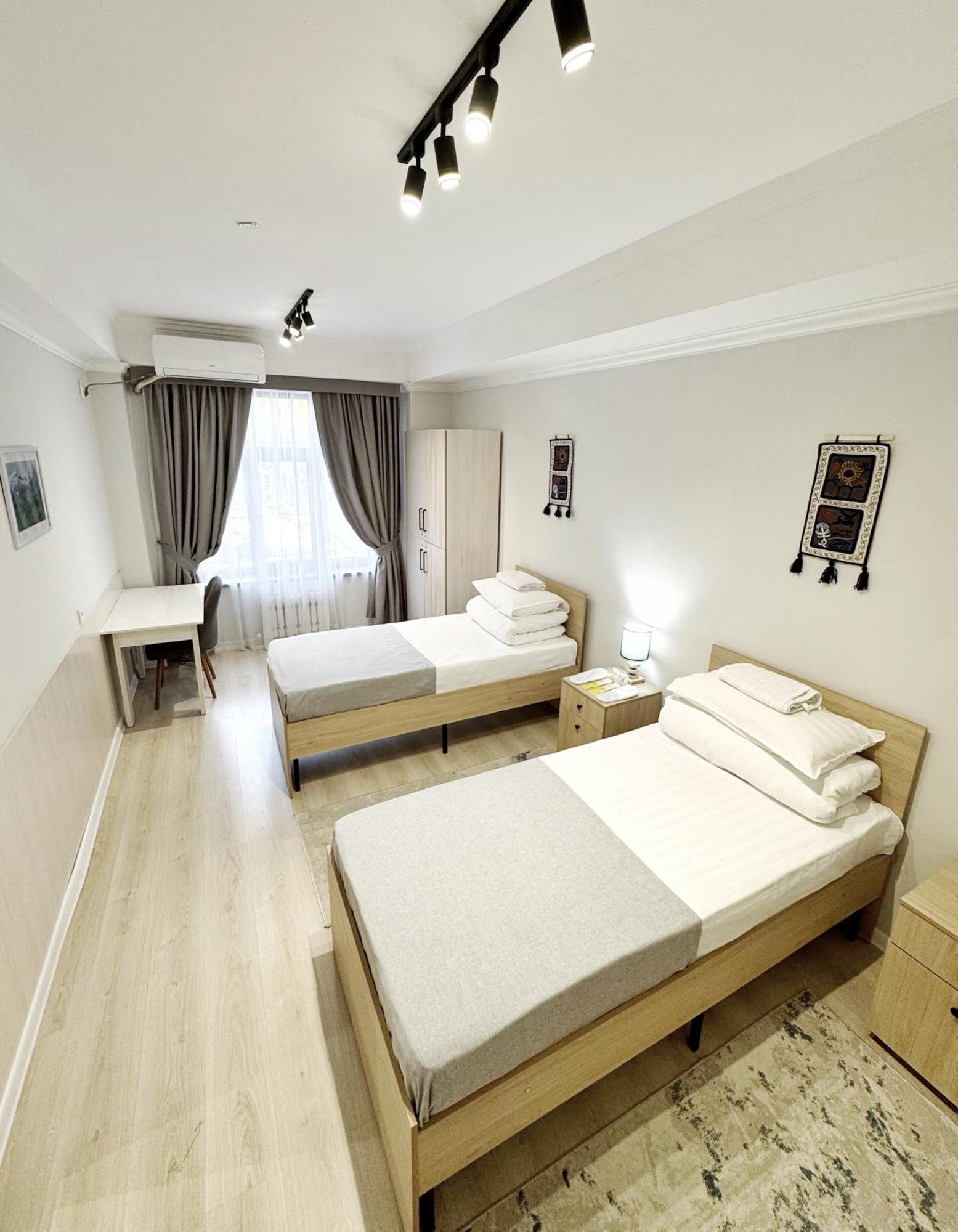 Compass Hostel Bişkek Dış mekan fotoğraf