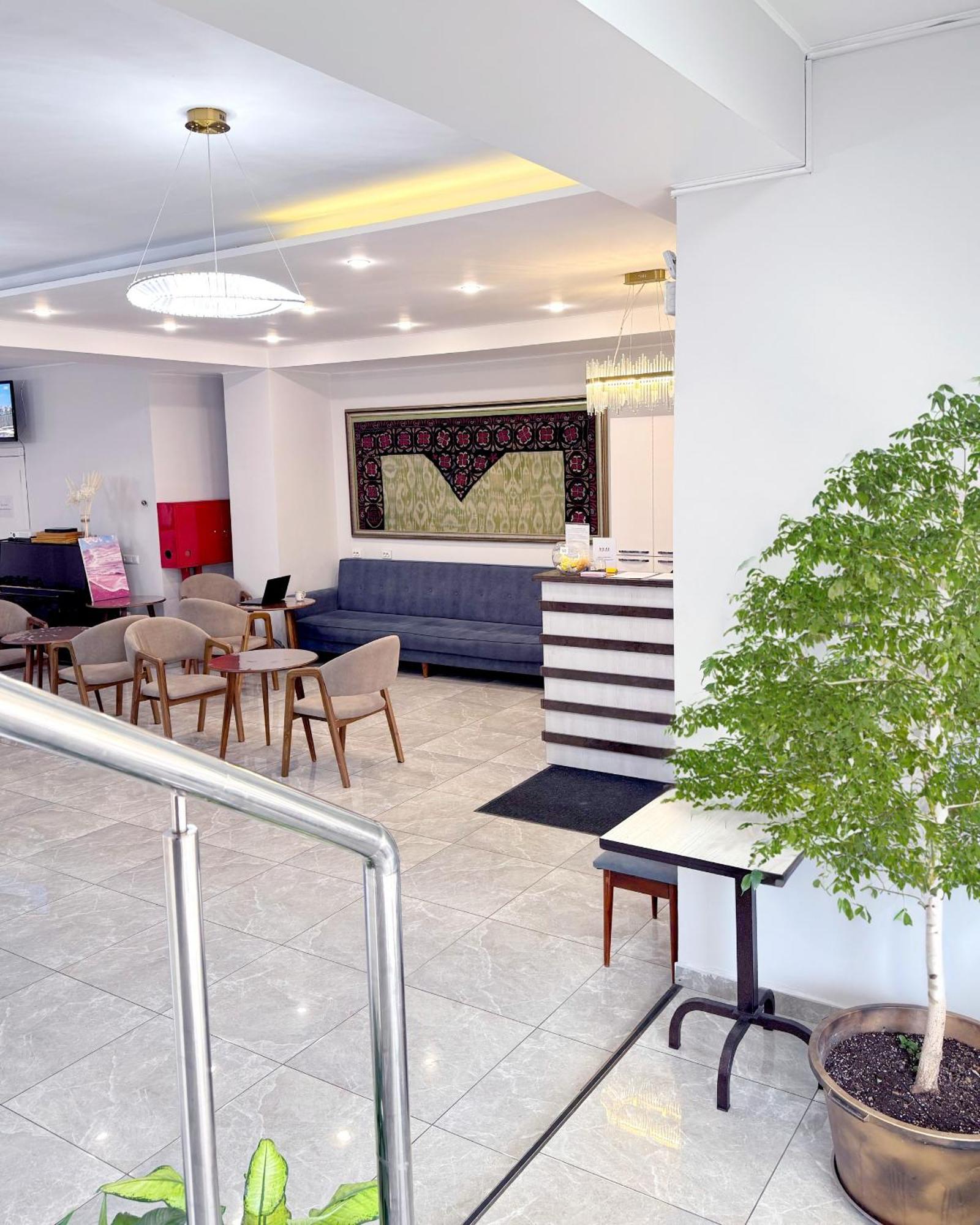 Compass Hostel Bişkek Dış mekan fotoğraf