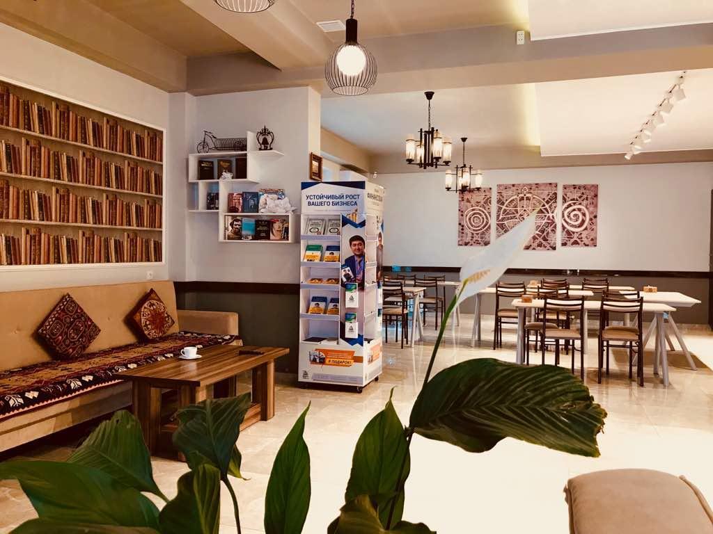 Compass Hostel Bişkek Dış mekan fotoğraf